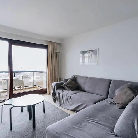 Apartment Plaza I2811 With Lateral Sea View Oostduinkerke